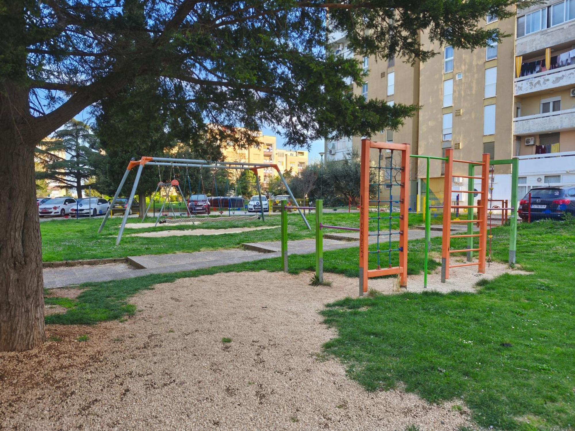 Zora Apartman